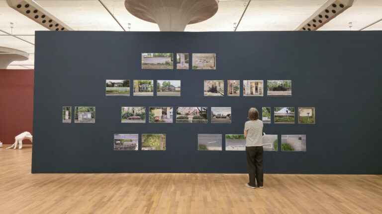 Janosch Müller in der A bis Z 2 Ausstellung in der Staatsgalerie